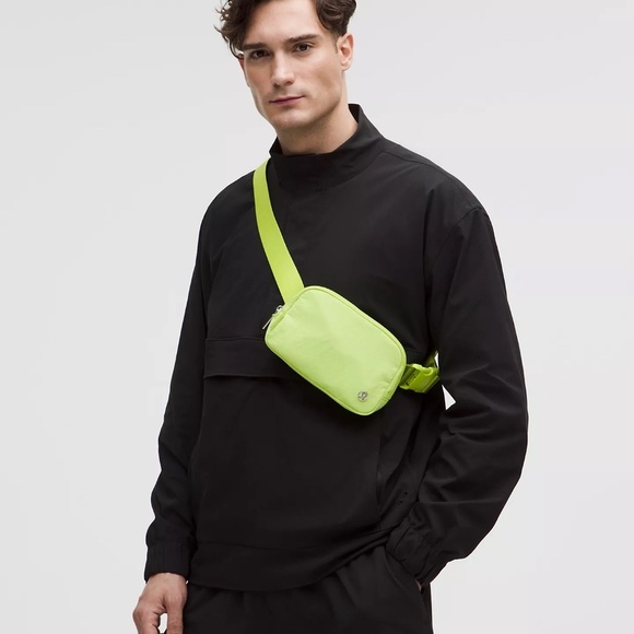 NEW Lululemon Everywhere Belt Bag 1L in Green - Picture 6 of 9